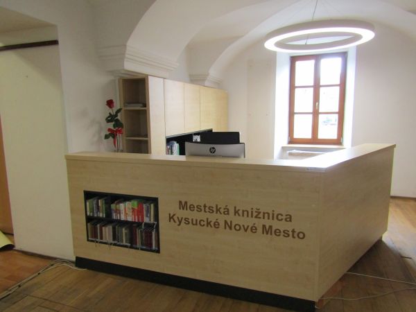 Projekt Redizajn Mestskej knižnice Kysucké Nové Mesto I. bol úspešne zrealizovaný vďaka tomu, že ho z verejných zdrojov podporil Fond na podporu umenia