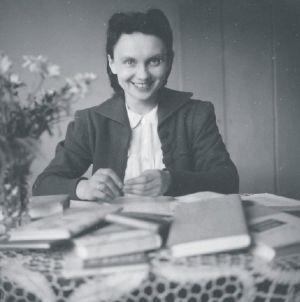 Pozvánka do Oravskej knižnice A. Habovštiaka na prezentáciu publikácie Z jednej kolísky od Margity Figuli, 5. 10. 2009 o 16.00 hod.